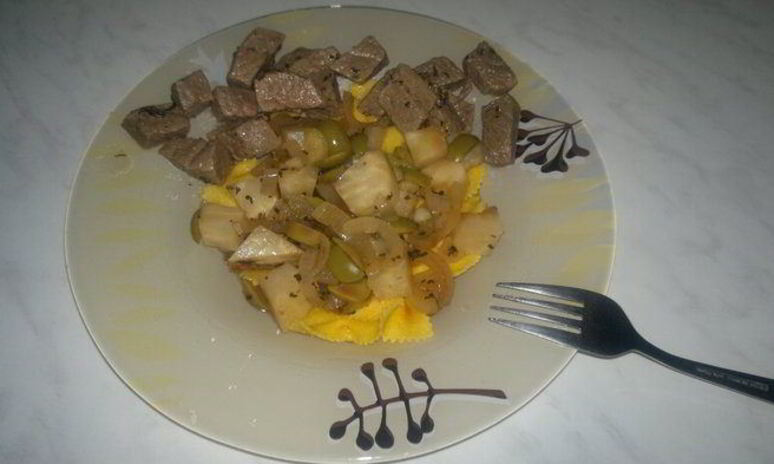 Рецепт крестьянская паста с сельдереем , оливками и луком и тушеная говядина