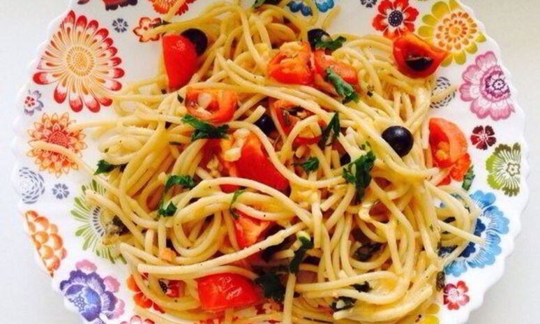 Рецепт макароны с черри, оливками и пармезаном