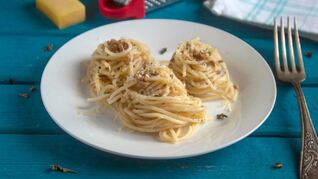 Макароны с говядиной и соусом болоньезе