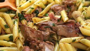 Макароны с куриной печенкой