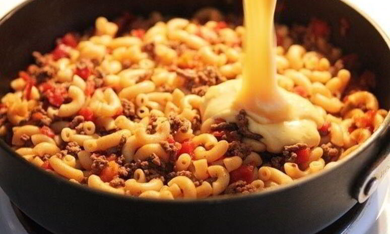 Рецепт макароны с сырно-мясным соусом