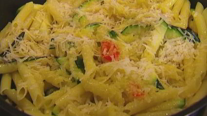 макароны с цукини, пармезаном и розмарином