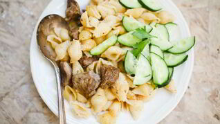 Макароны с тушеным мясом