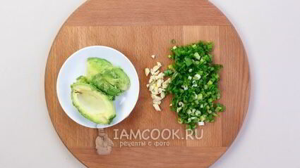 паста из авокадо