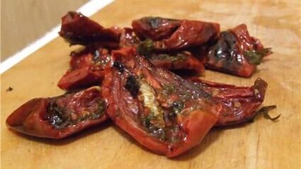 паста с чесноком и сальсой из сушеных томатов