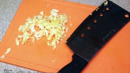 паста с чесноком и устричным соусом