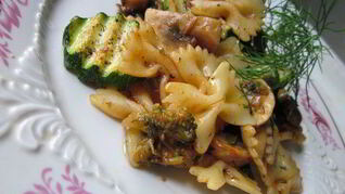 Паста с грибами и овощами