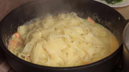 паста с красной рыбой в сливочном соусе