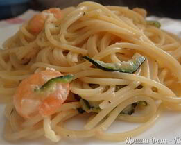 Паста с креветками и цукини