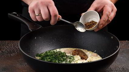 паста с курицей и шалфеем