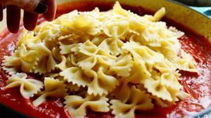 паста с курицей и томатами