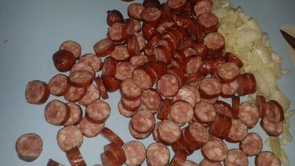 паста с охотничьими колбасками