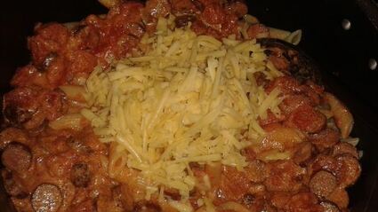 паста с охотничьими колбасками