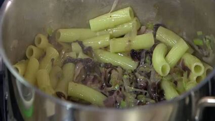 паста с радиккио, орехами и сыром