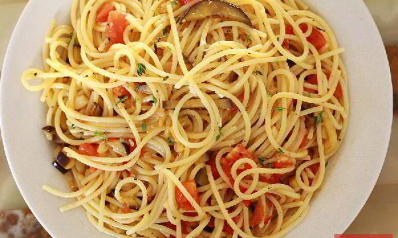 Рецепт спагетти с баклажанами и помидорами