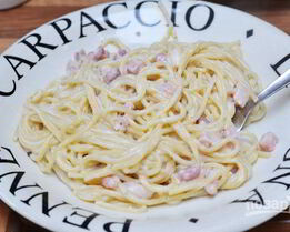 Спагетти с беконом и сливками