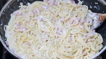 спагетти с беконом и сливками