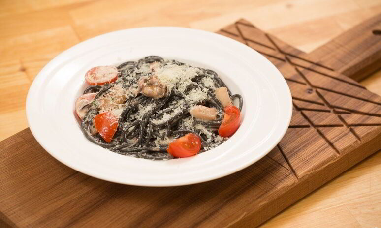 Рецепт спагетти с чернилами каракатицы и морепродуктами