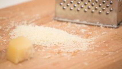 спагетти с чернилами каракатицы и морепродуктами