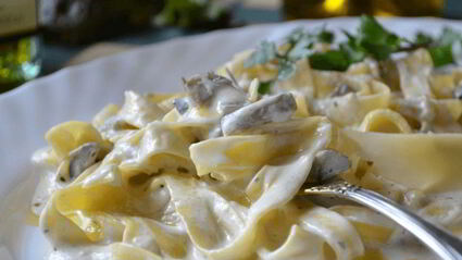 спагетти с грибами в сливочном соусе
