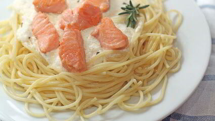 спагетти с лососем