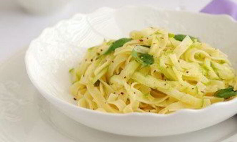 Рецепт спагетти с молодым картофелем и цукини