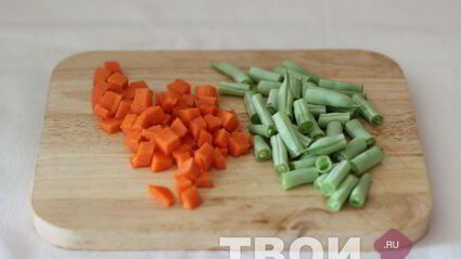 спагетти с овощами и птицей