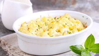 Спагетти с помидорами с моцареллой