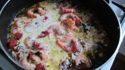 спагетти с томатами и креветками