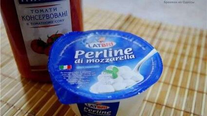 спагетти с цукини, томатами и моцареллой