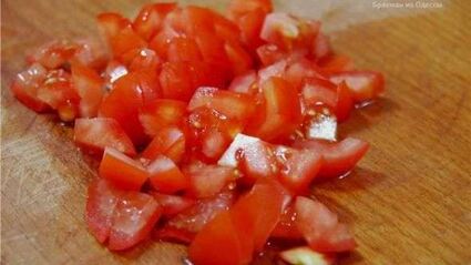 спагетти с цукини, томатами и моцареллой