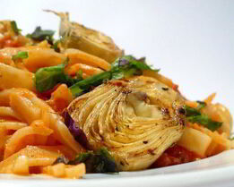 Тальятелле с нежнейшим томатным соусом и жареными артишоками