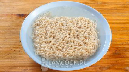 жареная лапша с морковью