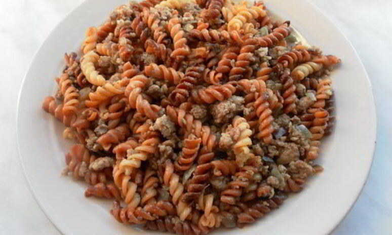 Рецепт золотистая паста фузилли с мясным фаршем