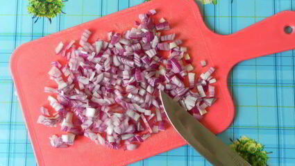 золотистая паста фузилли с мясным фаршем