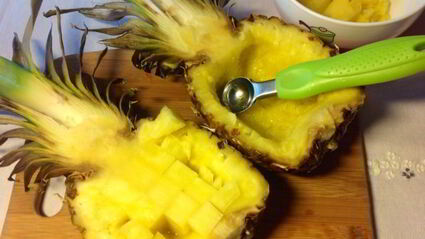 ананас, фаршированный креветками