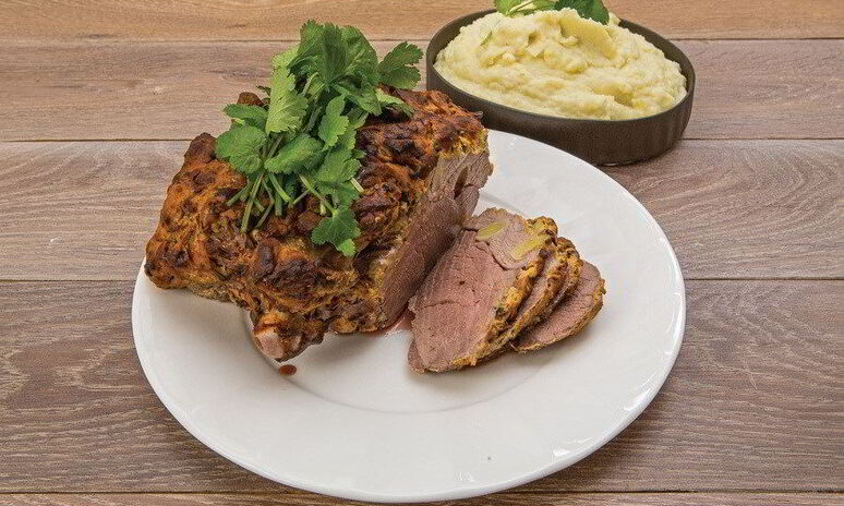 Рецепт баранья нога, запеченная в панировке из горчицы и ароматных трав, с картофельным пюре