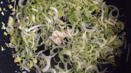 фаршированный гусь, запеченный в духовке с яблоками