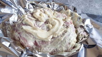 говядина в майонезе в духовке