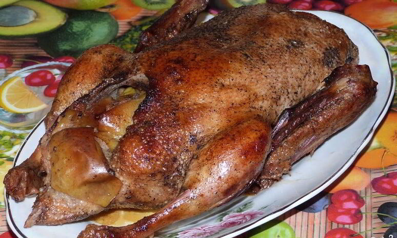 Рецепт индоутка с яблоками в рукаве