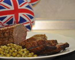 Классический ростбиф с зеленым горошком