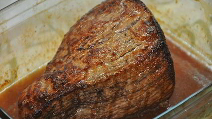 классический ростбиф с зеленым горошком