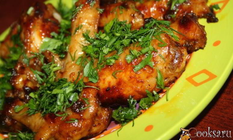 Рецепт крылышки, запеченные в томатном соке в мультиварке