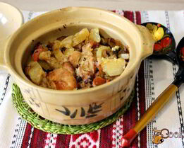 Куриное филе с овощами в горшочках