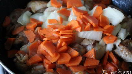 куриное филе с овощами в горшочках