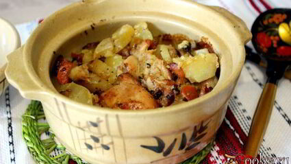 куриное филе с овощами в горшочках