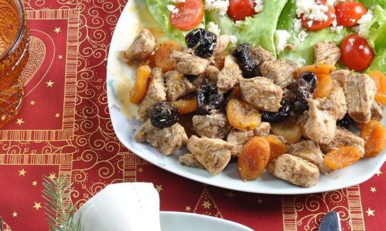Рецепт куриное филе с сухофруктами и розмарином