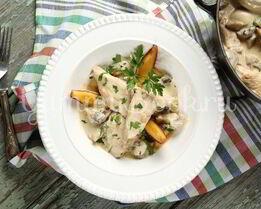 Куриное филе с яблоками и сидром