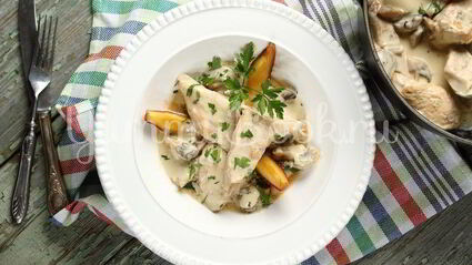 куриное филе с яблоками и сидром