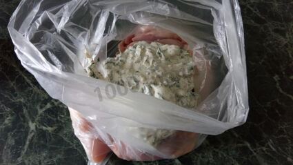 куриные бедра в сметанном маринаде в духовке